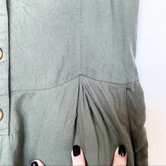 Hollister Green Button Sleeveless Romper Size Medium - Picture 5 of 9